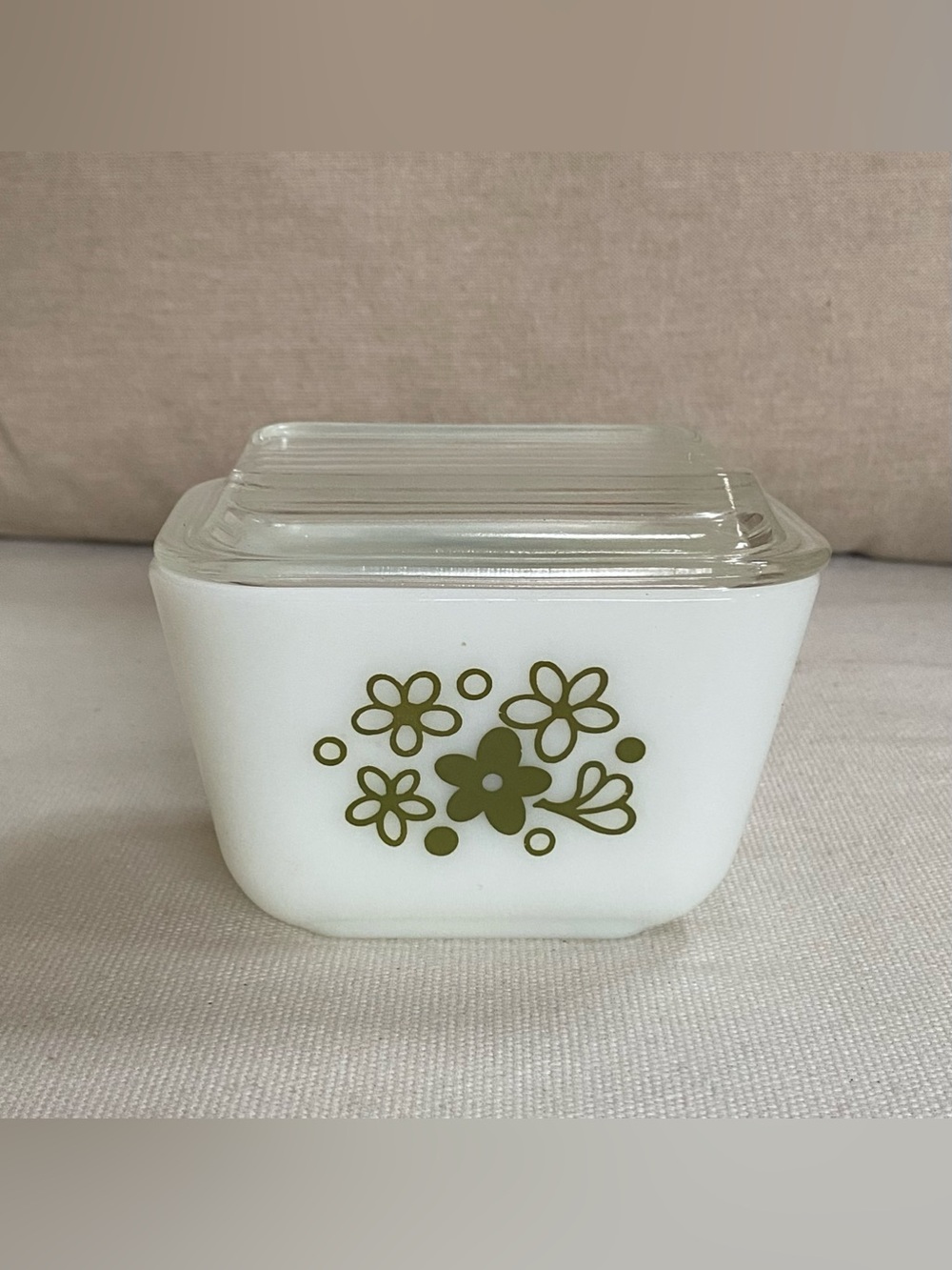 VTG Pyrex Spring Blossom 501 Refrigerator Dish with Lid Crazy Daisy Green White